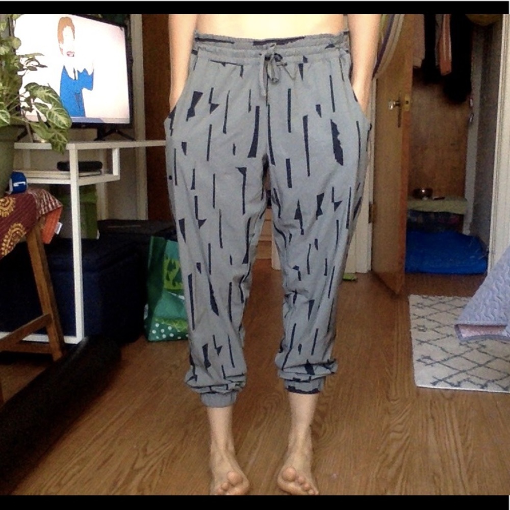 Super comfy army green flowy pants